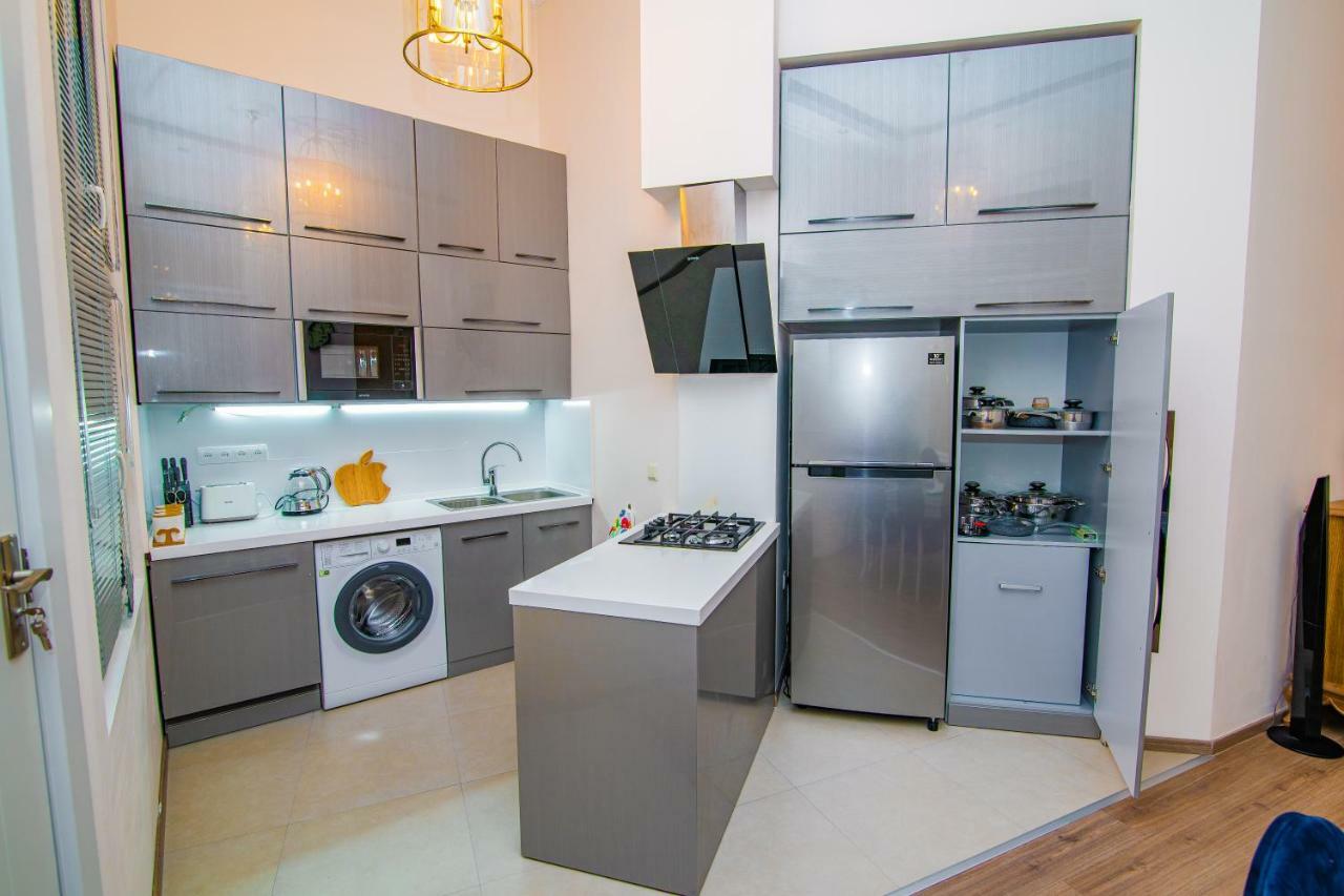 Solo Apartment In City Center Tbilisi Eksteriør billede