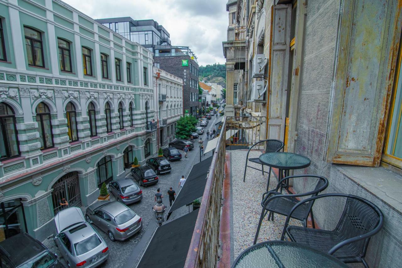 Solo Apartment In City Center Tbilisi Eksteriør billede